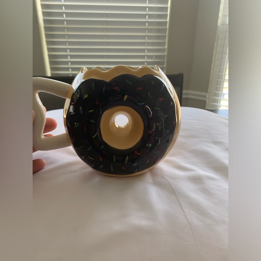THE DONUT COFFEE MUG